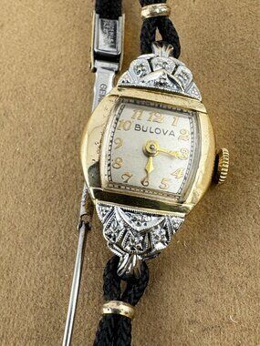 Vintage 1941 Bulova Diamond 17 Jewel Movement Watch